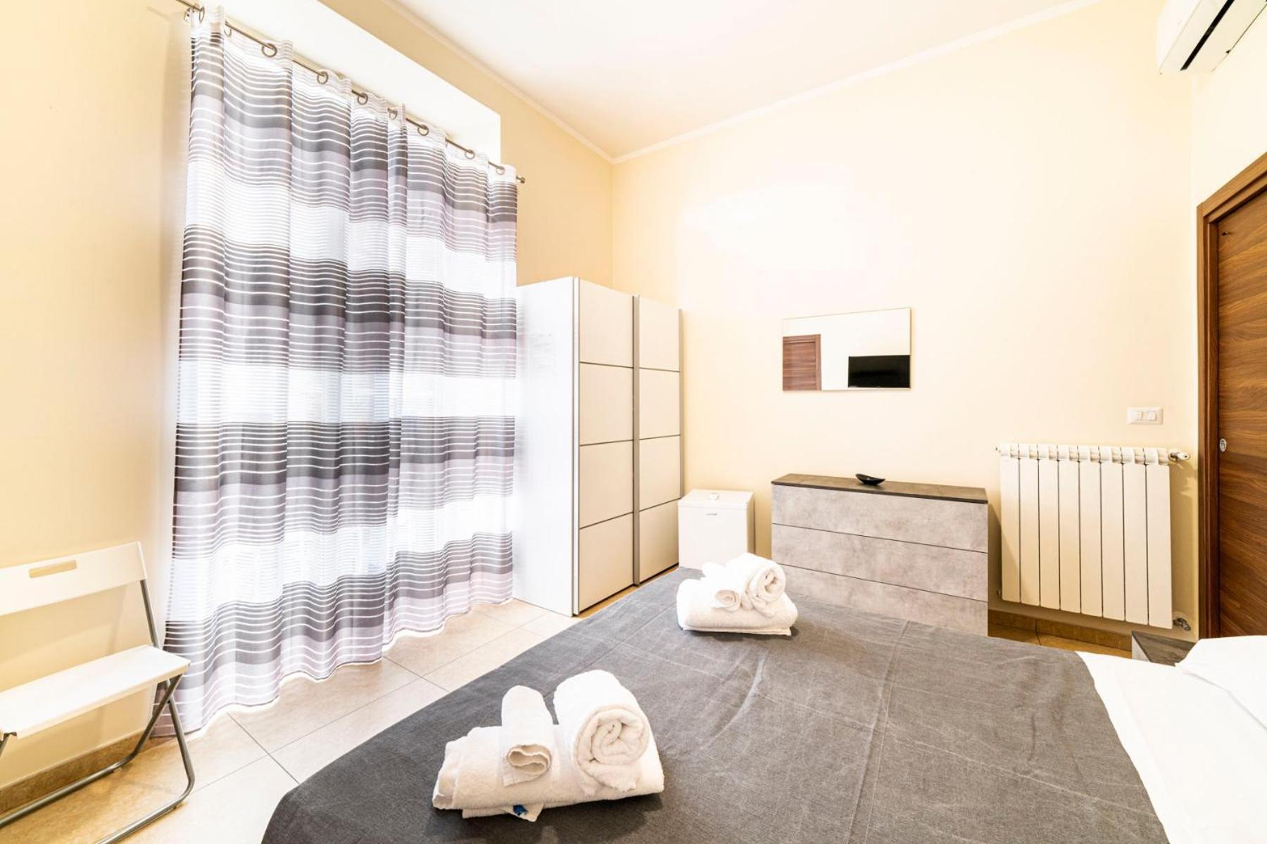 Corso 138 - Sleep & Fly - By Domusextra Bed & Breakfast Napoli Eksteriør bilde